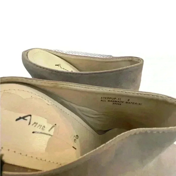 Gray Suede high heels price tag pulled the inside of the shoe - Picture 5 of 5